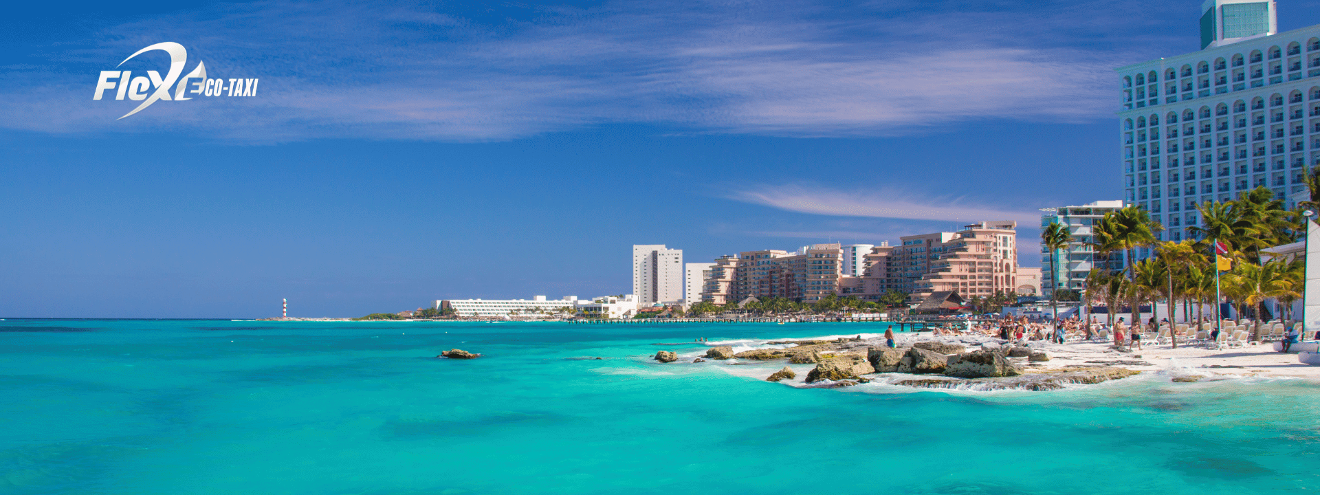 Calm, shallow waters at Playa Caracol, a small and peaceful beach in Cancun’s hotel zone. Flex Eco Taxi offers convenient transportation for families.